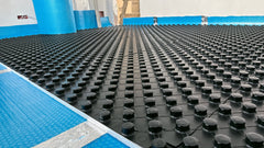Membrană termoizolantă pardoseli Isoflect FLOOR PRO 40 m²/rolă, multiple funcții (barieră de vapori + izolație termică + barieră Radon + amortizor vibrații + bandă perimetrală)