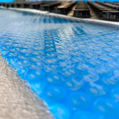 Membrană termoizolantă pardoseli Isoflect FLOOR PRO 40 m²/rolă, multiple funcții (barieră de vapori + izolație termică + barieră Radon + amortizor vibrații + bandă perimetrală)